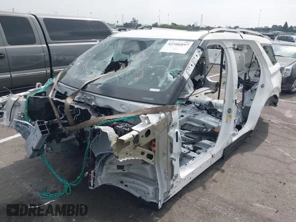 ✅ 2025 Ford Explorer • VIN: 1FMWK7HC1SGA65781 • Lot: 42586897. Wystawiony na IAAI z przebiegiem Nie podano. Bezpłatny archiwum sprzedaży aukcyjnych z USA i szczegółowy raport historii pojazdu na DreamBid. Zdjęcie 6.