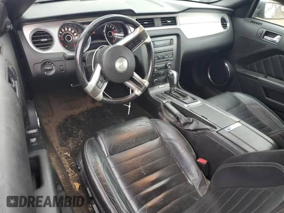 2014 Ford Mustang V6 с VIN 1ZVBP8EM1E5305903, выставлен на аукционе Copart как лот 86144315 с пробегом 172 158 миль миль и Списание • Salvage title. История ставок и продаж доступна на DreamBid. Изображение 8.