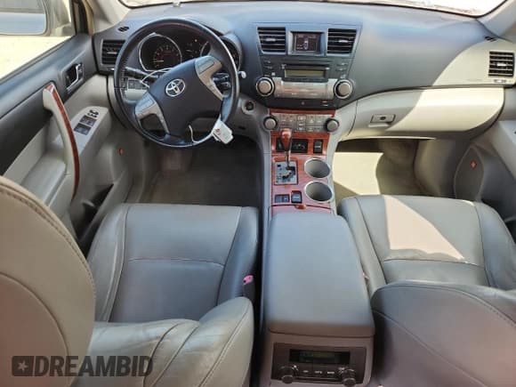 ✅ 2008 Toyota Highlander Limited • VIN: JTEDS42A182054752 • Лот: 89577355. Опубликован ранее на Copart с пробегом 200 819 миль. Бесплатный доступ к архиву аукционных продаж из США и подробный отчёт об истории автомобиля на DreamBid. Изображение 8.