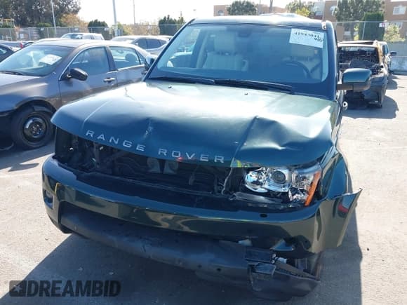 ✅ 2010 Land Rover Range Rover Sport HSE Lux • VIN: SALSK2D48AA212810 • Lot: 41943041. Listed on IAAI with 111,896 mi. Free auction sales archive from the USA and detailed vehicle history report at DreamBid. Image 6.
