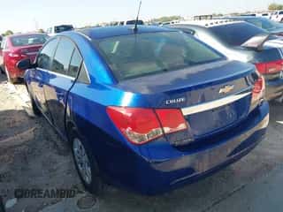 2012 Chevrolet Cruze LS z VIN 1G1PC5SH2C7123776, wystawiony jako IAAI lot #43402473 z przebiegiem 181 131 mil mil oraz . Historia ofert i sprzedaży dostępna na DreamBid. Obrazek 3.