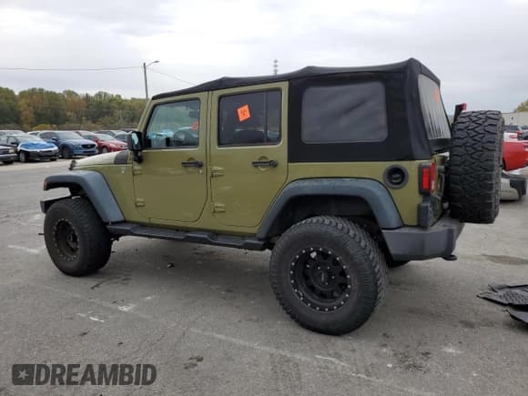 ✅ 2013 Jeep Wrangler Unlimited Sport • VIN: 1C4BJWDG0DL530571 • Lot: 89550225. Wystawiony na Copart z przebiegiem Nie podano. Bezpłatny archiwum sprzedaży aukcyjnych z USA i szczegółowy raport historii pojazdu na DreamBid. Zdjęcie 2.