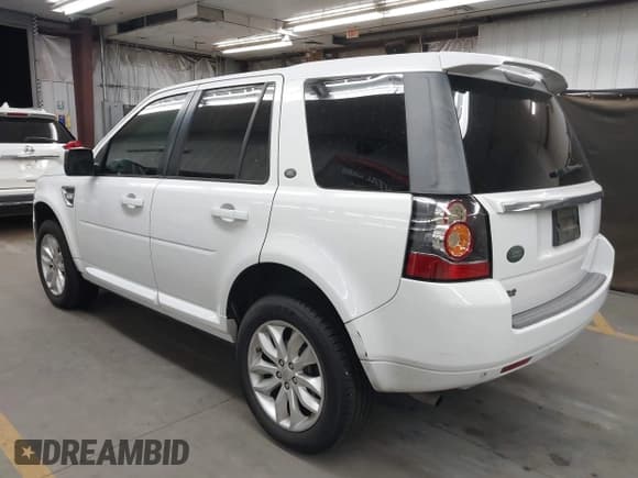✅ 2013 Land Rover LR2 • VIN: SALFR2BG6DH338217 • Лот: 42593902. Опубликован ранее на IAAI с пробегом 105 943 миль. Бесплатный доступ к архиву аукционных продаж из США и подробный отчёт об истории автомобиля на DreamBid. Изображение 3.