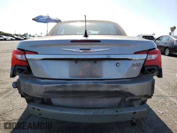 ✅ 2013 Chrysler 200 Touring • VIN: 1C3BCBEB4DN606386 • Lot: 68857365. Listed on Copart with 133,208 mi. Free auction sales archive from the USA and detailed vehicle history report at DreamBid. Image 6.