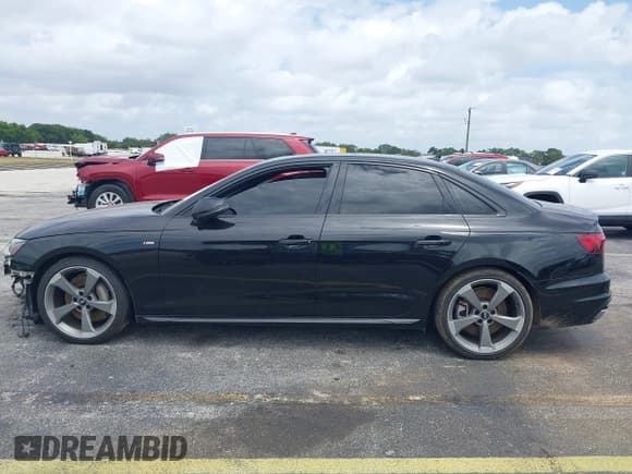 ✅ 2021 Audi A4 S line Premium Plus • VIN: WAUEAAF44MA019022 • Лот: 41947260. Опубликован ранее на IAAI с пробегом 38 265 миль. Бесплатный доступ к архиву аукционных продаж из США и подробный отчёт об истории автомобиля на DreamBid. Изображение 14.