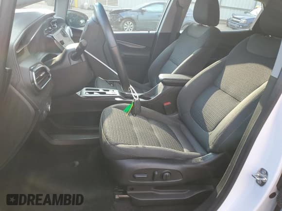 ✅ 2023 Chevrolet Bolt EV 1LT • VIN: 1G1FW6S0XP4104144 • Lot: 74112914. Wystawiony na Copart z przebiegiem 29 449 mil. Bezpłatny archiwum sprzedaży aukcyjnych z USA i szczegółowy raport historii pojazdu na DreamBid. Zdjęcie 7.
