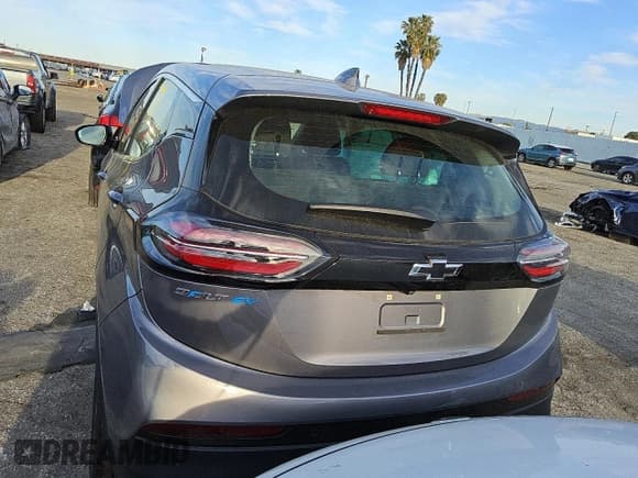 ✅ 2023 Chevrolet Bolt EV 1LT • VIN: 1G1FW6S01P4193375 • Lot: 49998055. Wystawiony na Copart z przebiegiem 33 958 mil. Bezpłatny archiwum sprzedaży aukcyjnych z USA i szczegółowy raport historii pojazdu na DreamBid. Zdjęcie 6.