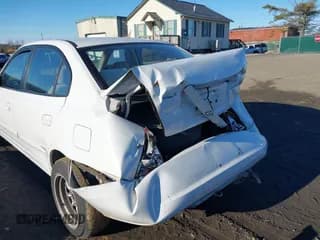 ✅ 2004 Hyundai Elantra GLS • VIN: KMHDN46D94U710657 • Lot: 41294510. Wystawiony na IAAI z przebiegiem 212 445 mil. Bezpłatny archiwum sprzedaży aukcyjnych z USA i szczegółowy raport historii pojazdu na DreamBid. Zdjęcie 6.