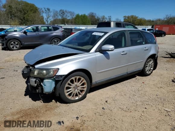 ✅ 2007 Volvo V50 2.5L Turbo • VIN: YV1MJ682472311849 • Lot: 49243305. Wystawiony na Copart z przebiegiem 266 714 mil. Bezpłatny archiwum sprzedaży aukcyjnych z USA i szczegółowy raport historii pojazdu na DreamBid. Zdjęcie 1.