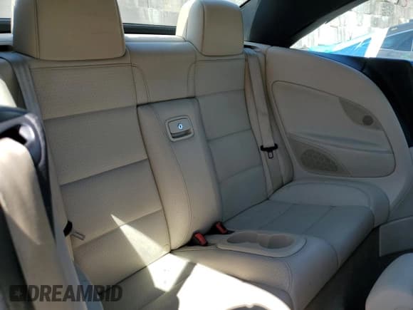 ✅ 2013 Volkswagen Eos Sport • VIN: WVWBW8AH2DV007826 • Lot: 80798235. Wystawiony na Copart z przebiegiem 156 937 mil. Bezpłatny archiwum sprzedaży aukcyjnych z USA i szczegółowy raport historii pojazdu na DreamBid. Zdjęcie 10.