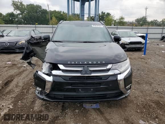 2018 Mitsubishi Outlander SE with VIN JA4AD3A36JZ018979, listed as a Copart auction lot 81616425 with 182,779 mi miles and Salvage title. Bid and sale history available at DreamBid. Image 5.