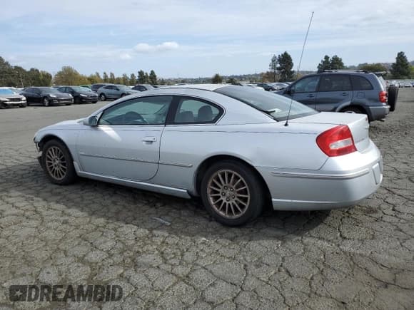 ✅ 2004 Chrysler Sebring LXi • VIN: 4C3AG52H24E131975 • Lot: 79116364. Wystawiony na Copart z przebiegiem 229 972 mil. Bezpłatny archiwum sprzedaży aukcyjnych z USA i szczegółowy raport historii pojazdu na DreamBid. Zdjęcie 2.
