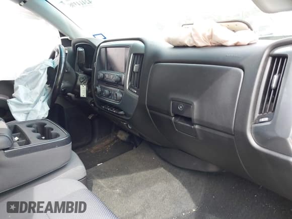 ✅ 2018 Chevrolet Silverado 1500 LT • VIN: 3GCPCREH4JG176023 • Лот: 42414198. Опубликован ранее на IAAI с пробегом 164 605 миль. Бесплатный доступ к архиву аукционных продаж из США и подробный отчёт об истории автомобиля на DreamBid. Изображение 5.