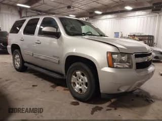 ✅ 2011 Chevrolet Tahoe LS • VIN: 1GNSCAE09BR251460 • Lot: 43208770. Wystawiony na IAAI z przebiegiem 157 061 mil. Bezpłatny archiwum sprzedaży aukcyjnych z USA i szczegółowy raport historii pojazdu na DreamBid. Zdjęcie 1.