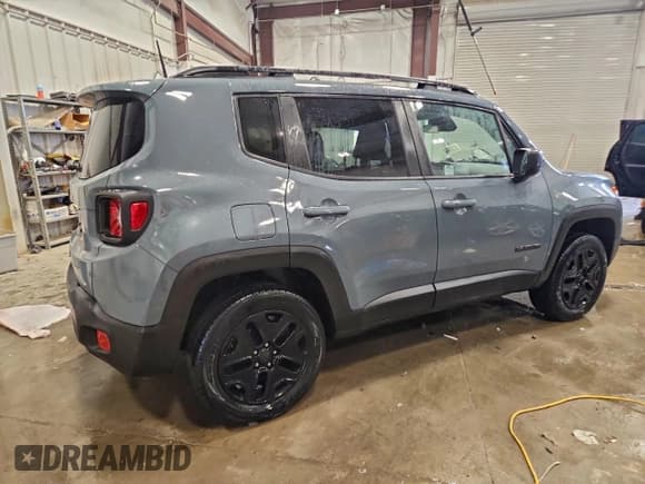 ✅ 2018 Jeep Renegade Sport • VIN: ZACCJBAB9JPH69713 • Lot: 94594195. Wystawiony na Copart z przebiegiem 69 783 mil. Bezpłatny archiwum sprzedaży aukcyjnych z USA i szczegółowy raport historii pojazdu na DreamBid. Zdjęcie 3.
