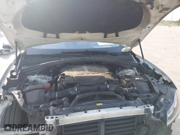 ✅ 2017 Jaguar F-Pace 35t Premium • VIN: SADCJ2BV1HA091773 • Lot: 42289518. Wystawiony na IAAI z przebiegiem 130 935 mil. Bezpłatny archiwum sprzedaży aukcyjnych z USA i szczegółowy raport historii pojazdu na DreamBid. Zdjęcie 10.