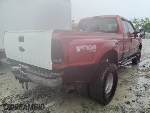 ✅ 2002 Ford F-350 XL • VIN: 1FTWX33FX2EB85896 • Лот: 58554815. Опубликован ранее на Copart с пробегом 286 347 миль. Бесплатный доступ к архиву аукционных продаж из США и подробный отчёт об истории автомобиля на DreamBid. Изображение 3.
