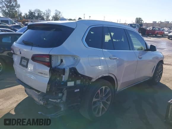 ✅ 2022 BMW X5 sDrive40i • VIN: 5UXCR4C02N9L25174 • Lot: 40854679. Wystawiony na IAAI z przebiegiem 15 480 mil. Bezpłatny archiwum sprzedaży aukcyjnych z USA i szczegółowy raport historii pojazdu na DreamBid. Zdjęcie 4.