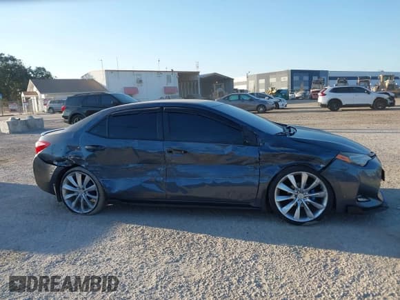 ✅ 2018 Toyota Corolla LE • VIN: 5YFBURHE4JP839996 • Lot: 43764516. Listed on IAAI with 168,545 mi. Free auction sales archive from the USA and detailed vehicle history report at DreamBid. Image 13.