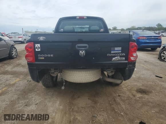 2010 Dodge Dakota SXT z VIN 1D7CW3GP2AS177872, wystawiony jako Copart lot #72944174 z przebiegiem 131 777 mil mil oraz Szkoda całkowita • Salvage title. Historia ofert i sprzedaży dostępna na DreamBid. Obrazek 6.