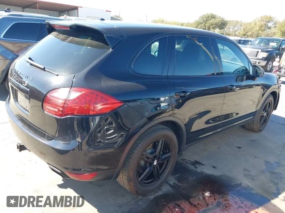 ✅ 2011 Porsche Cayenne S • VIN: WP1AB2A2XBLA45263 • Lot: 43576473. Listed on IAAI with 138,556 mi. Free auction sales archive from the USA and detailed vehicle history report at DreamBid. Image 4.