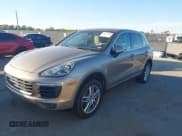 ✅ 2017 Porsche Cayenne • VIN: WP1AA2A26HKA89990 • Lot: 43515191. Wystawiony na IAAI z przebiegiem 72 069 mil. Bezpłatny archiwum sprzedaży aukcyjnych z USA i szczegółowy raport historii pojazdu na DreamBid. Zdjęcie 17.