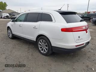 ✅ 2013 Lincoln MKT • VIN: 2LMHJ5FK3DBL51771 • Lot: 43395201. Wystawiony na IAAI z przebiegiem 191 535 mil. Bezpłatny archiwum sprzedaży aukcyjnych z USA i szczegółowy raport historii pojazdu na DreamBid. Zdjęcie 3.