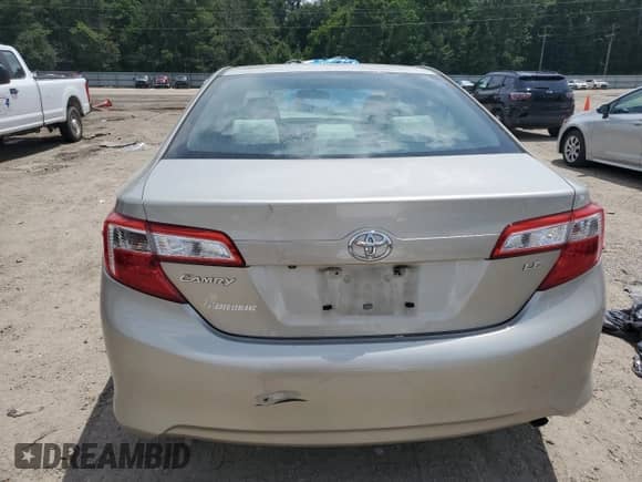 2014 Toyota Camry L z VIN 4T4BF1FK9ER378566, wystawiony jako Copart lot #65263795 z przebiegiem Nie podano mil oraz Szkoda całkowita • Salvage title. Historia ofert i sprzedaży dostępna na DreamBid. Obrazek 6.