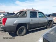 ✅ 2004 Chevrolet Avalanche Z66 • VIN: 3GNEC12T04G331664 • Lot: 43056675. Listed on IAAI with 209,767 mi. Free auction sales archive from the USA and detailed vehicle history report at DreamBid. Image 14.