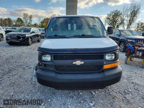 ✅ 2013 Chevrolet Express Cargo • VIN: 1GCSGAFX4D1170196 • Lot: 89801795. Wystawiony na Copart z przebiegiem 239 867 mil. Bezpłatny archiwum sprzedaży aukcyjnych z USA i szczegółowy raport historii pojazdu na DreamBid. Zdjęcie 5.
