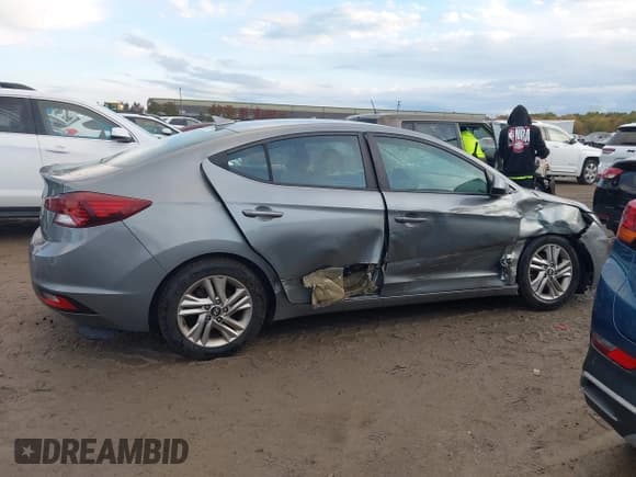 ✅ 2019 Hyundai Elantra SEL • VIN: KMHD84LFXKU770229 • Lot: 43495513. Listed on IAAI with 97,612 mi. Free auction sales archive from the USA and detailed vehicle history report at DreamBid. Image 13.