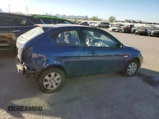 2010 Hyundai Accent GS z VIN KMHCM3AC4AU161646, wystawiony jako Copart lot #77020284 z przebiegiem 221 374 mil mil oraz Szkoda całkowita • Salvage title. Historia ofert i sprzedaży dostępna na DreamBid. Obrazek 3.