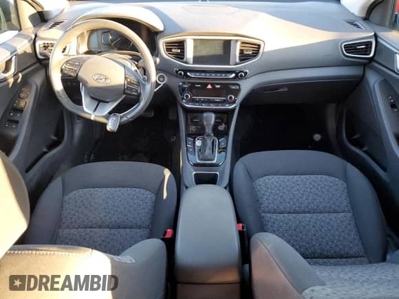 2019 Hyundai Ioniq с VIN KMHC65LD1KU172925, выставлен на аукционе Copart как лот 41820924 с пробегом 61 092 миль миль и Списание • Salvage title. История ставок и продаж доступна на DreamBid. Изображение 8.