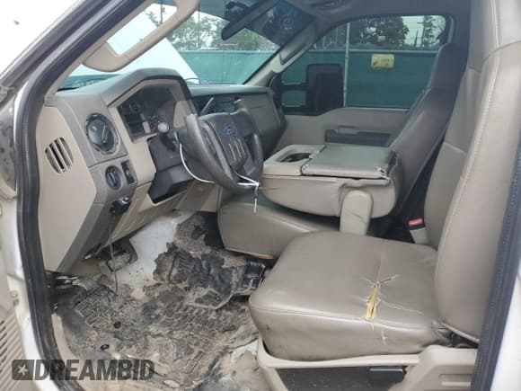 ✅ 1992 Ford F-Super Duty Trucks • VIN: 2FDLF47GXNCA93448 • Лот: 58810105. Опубликован ранее на Copart с пробегом 146 761 миль. Бесплатный доступ к архиву аукционных продаж из США и подробный отчёт об истории автомобиля на DreamBid. Изображение 7.