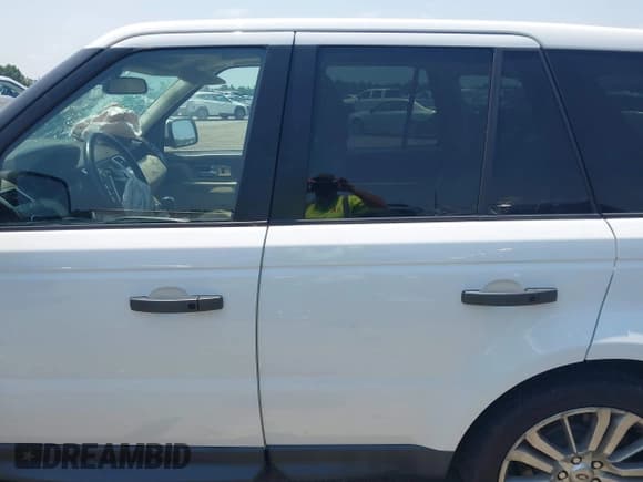 ✅ 2011 Land Rover Range Rover Sport HSE Lux • VIN: SALSK2D49BA704912 • Lot: 42583257. Listed on IAAI with 129,948 mi. Free auction sales archive from the USA and detailed vehicle history report at DreamBid. Image 14.