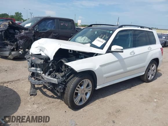 ✅ 2015 Mercedes-Benz GLK 350 • VIN: WDCGG8JB5FG338710 • Лот: 42882858. Опубликован ранее на IAAI с пробегом 118 520 миль. Бесплатный доступ к архиву аукционных продаж из США и подробный отчёт об истории автомобиля на DreamBid. Изображение 2.