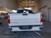 ✅ 2020 Chevrolet Silverado 1500 Custom • VIN: 3GCPWBEH9LG185544 • Lot: 43570411. Wystawiony na IAAI z przebiegiem 62 848 mil. Bezpłatny archiwum sprzedaży aukcyjnych z USA i szczegółowy raport historii pojazdu na DreamBid. Zdjęcie 17.