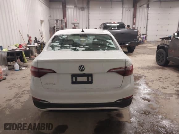 ✅ 2024 Volkswagen Jetta S • VIN: 3VW5M7BU5RM086450 • Lot: 43881443. Listed on IAAI with 34,011 mi. Free auction sales archive from the USA and detailed vehicle history report at DreamBid. Image 17.