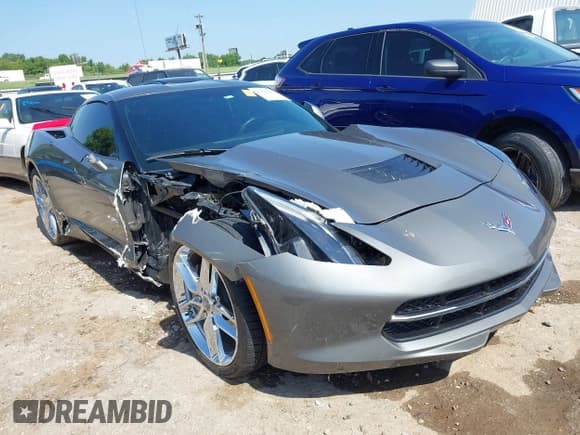 ✅ 2016 Chevrolet Corvette 1LT • VIN: 1G1YB2D73G5123636 • Lot: 42747585. Wystawiony na IAAI z przebiegiem 46 636 mil. Bezpłatny archiwum sprzedaży aukcyjnych z USA i szczegółowy raport historii pojazdu na DreamBid. Zdjęcie 1.