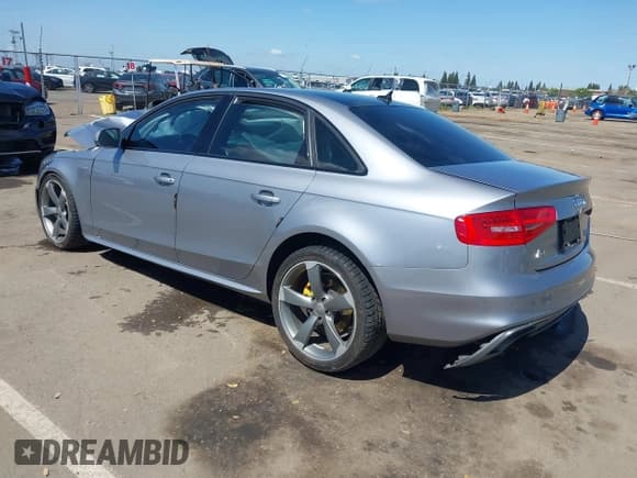 ✅ 2015 Audi A4 Premium Plus • VIN: WAUFFAFL1FN021643 • Лот: 41959620. Опубликован ранее на IAAI с пробегом 87 607 миль. Бесплатный доступ к архиву аукционных продаж из США и подробный отчёт об истории автомобиля на DreamBid. Изображение 3.