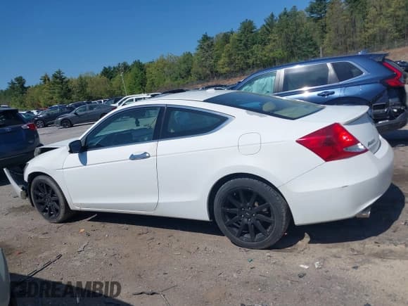 ✅ 2011 Honda Accord EX-L • VIN: 1HGCS2B83BA000840 • Лот: 42238750. Опубликован ранее на IAAI с пробегом 145 430 миль. Бесплатный доступ к архиву аукционных продаж из США и подробный отчёт об истории автомобиля на DreamBid. Изображение 14.