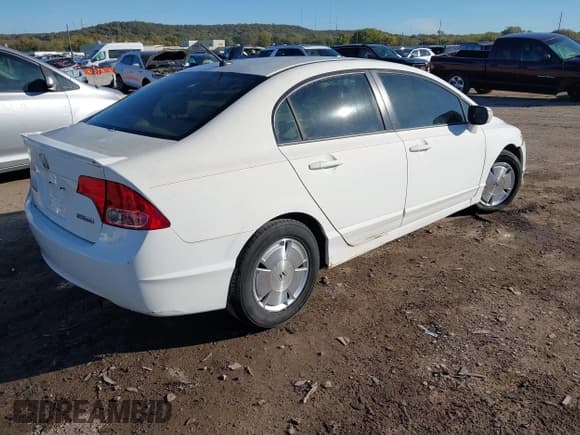 ✅ 2008 Honda Civic • VIN: JHMFA36258S027081 • Lot: 43589120. Wystawiony na IAAI z przebiegiem 196 163 mil. Bezpłatny archiwum sprzedaży aukcyjnych z USA i szczegółowy raport historii pojazdu na DreamBid. Zdjęcie 4.