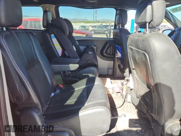 ✅ 2019 Dodge Grand Caravan SXT • VIN: 2C4RDGCG5KR585468 • Lot: 84562505. Wystawiony na Copart z przebiegiem 164 267 mil. Bezpłatny archiwum sprzedaży aukcyjnych z USA i szczegółowy raport historii pojazdu na DreamBid. Zdjęcie 11.