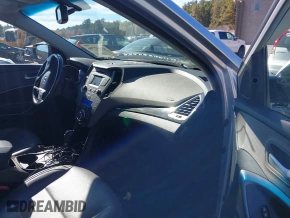 ✅ 2014 Hyundai Santa Fe • VIN: 5XYZUDLB5EG127411 • Lot: 43442706. Listed on IAAI with 68,022 mi. Free auction sales archive from the USA and detailed vehicle history report at DreamBid. Image 5.