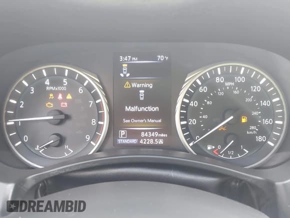 ✅ 2018 Infiniti Q50 Sport • VIN: JN1EV7AP1JM353081 • Lot: 43629948. Listed on IAAI with 84,349 mi. Free auction sales archive from the USA and detailed vehicle history report at DreamBid. Image 7.