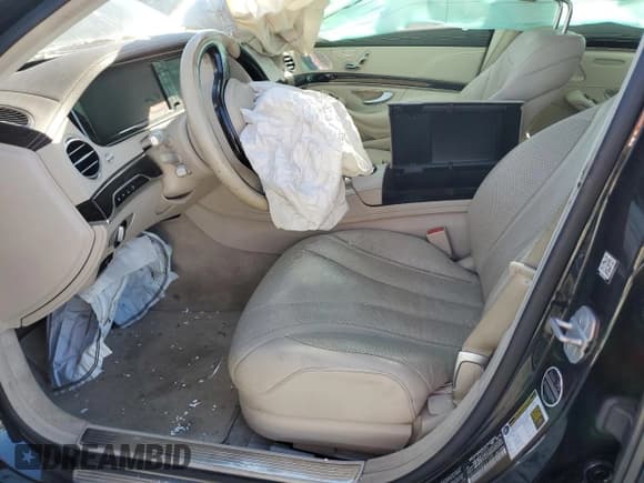 ✅ 2015 Mercedes-Benz S 550 • VIN: WDDUG8CB6FA171448 • Lot: 91417645. Wystawiony na Copart z przebiegiem Nie podano. Bezpłatny archiwum sprzedaży aukcyjnych z USA i szczegółowy raport historii pojazdu na DreamBid. Zdjęcie 7.