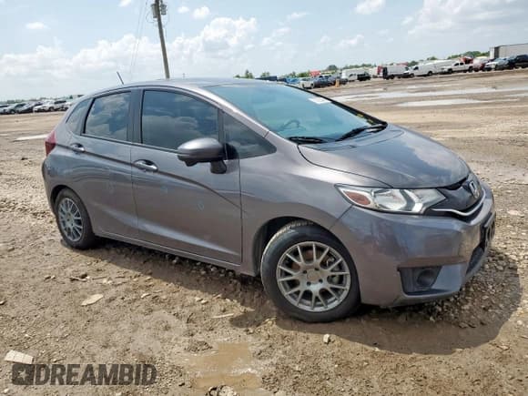 ✅ 2017 Honda Fit EX-L • VIN: JHMGK5H98HS015689 • Lot: 70393895. Listed on Copart with 70,338 mi. Free auction sales archive from the USA and detailed vehicle history report at DreamBid. Image 4.