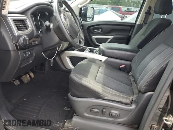 ✅ 2017 Nissan Titan SL • VIN: 1N6BA1F22HN550610 • Lot: 56224405. Listed on Copart with 143,198 mi. Free auction sales archive from the USA and detailed vehicle history report at DreamBid. Image 7.