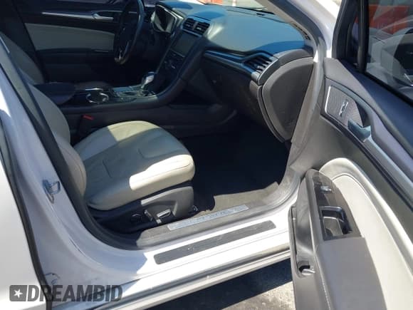 ✅ 2016 Ford Fusion Titanium • VIN: 3FA6P0SU2GR357508 • Lot: 42551834. Listed on IAAI with 177,425 mi. Free auction sales archive from the USA and detailed vehicle history report at DreamBid. Image 5.