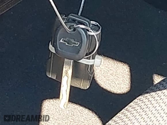 ✅ 2019 Chevrolet Silverado 1500 LT • VIN: 2GCRCPEC2K1114499 • Lot: 43338926. Wystawiony na IAAI z przebiegiem 126 728 mil. Bezpłatny archiwum sprzedaży aukcyjnych z USA i szczegółowy raport historii pojazdu na DreamBid. Zdjęcie 11.